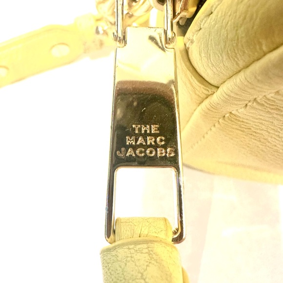 AUTHENTIC Marc Jacobs The Softshot Crossbody in Meringue Natural Grain Leather - Picture 3 of 11